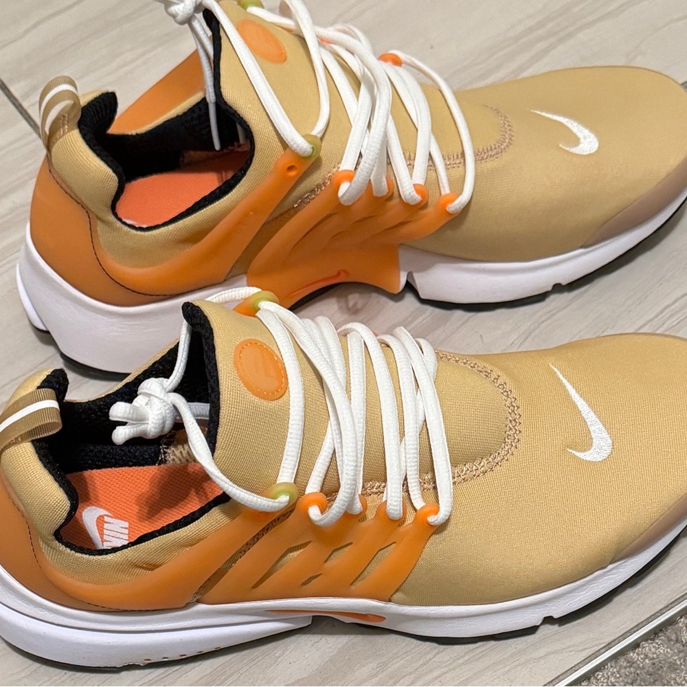 Men’s Nike Air Presto size 13, tan and orange nylon